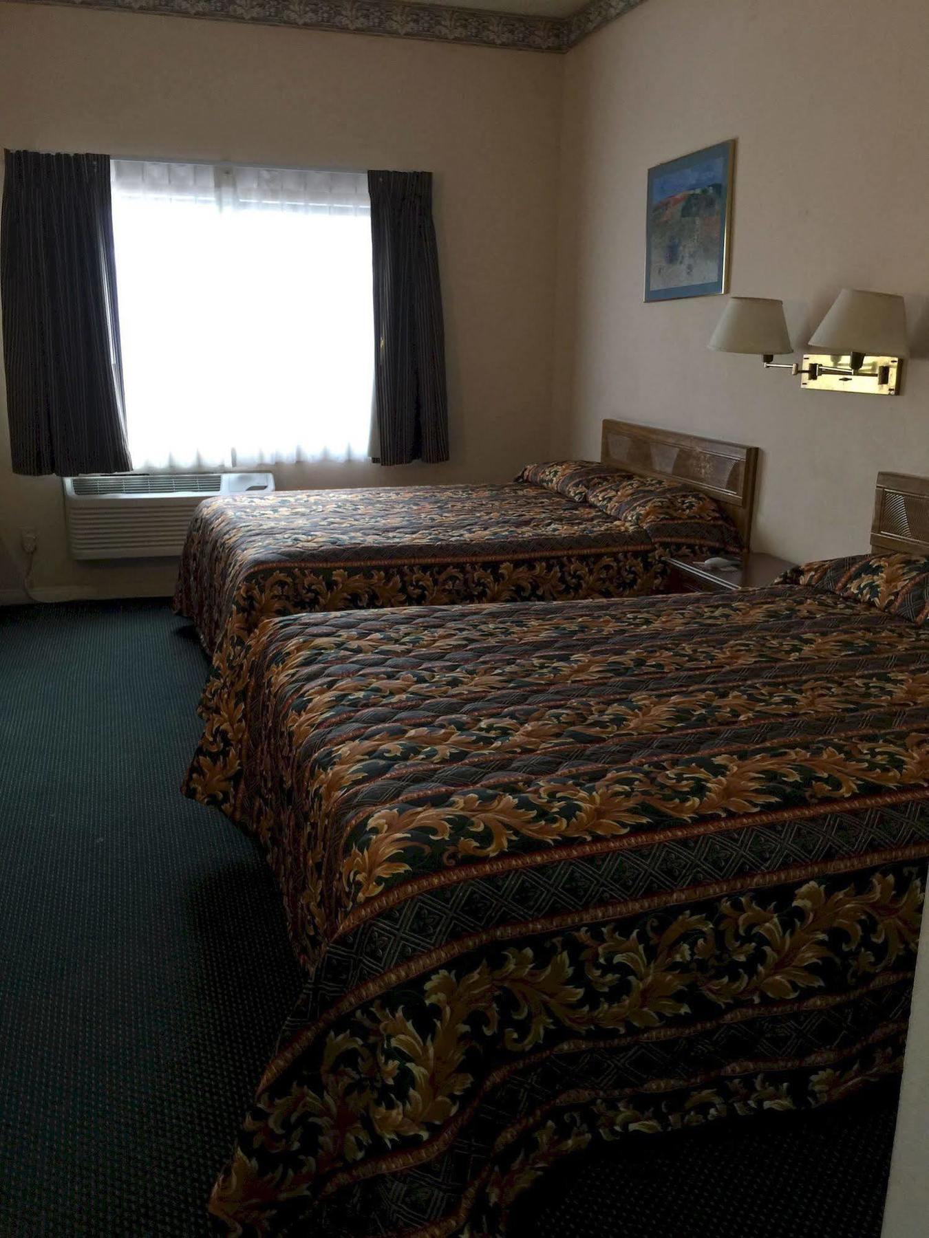 Mountain Inn Онтарио Экстерьер фото